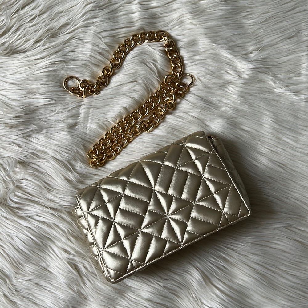 Gold clutch